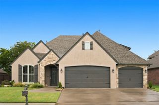 14561 S Lakewood Avenue, Bixby, OK 74008