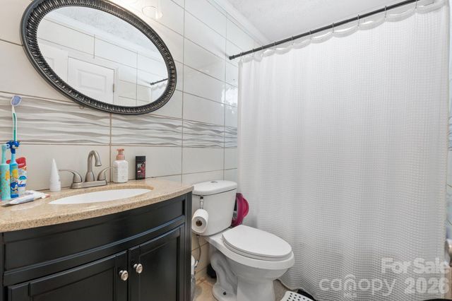 2596 SweetBriar Circle, Lenoir, NC 28645