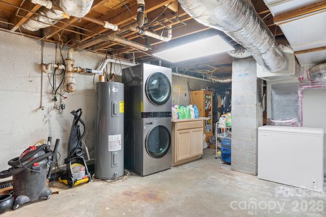 2596 SweetBriar Circle, Lenoir, NC 28645
