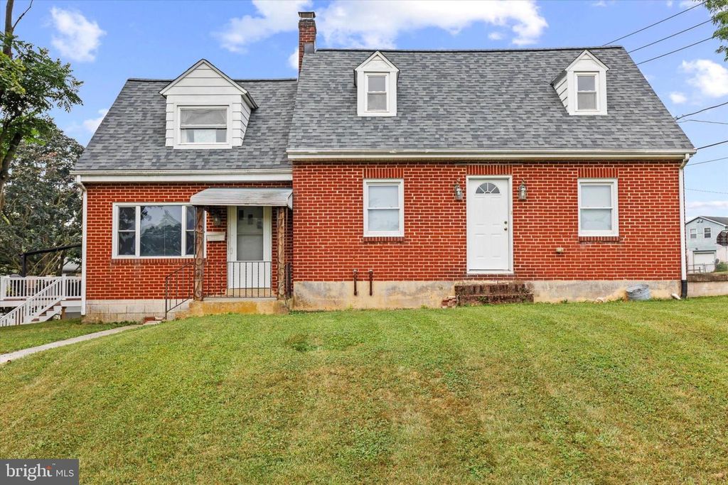 150 S HARRISBURG ST, Oberlin, PA 17113