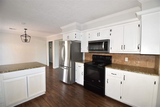 5002 SE Aberdeen Ave, Lawton, OK 73501
