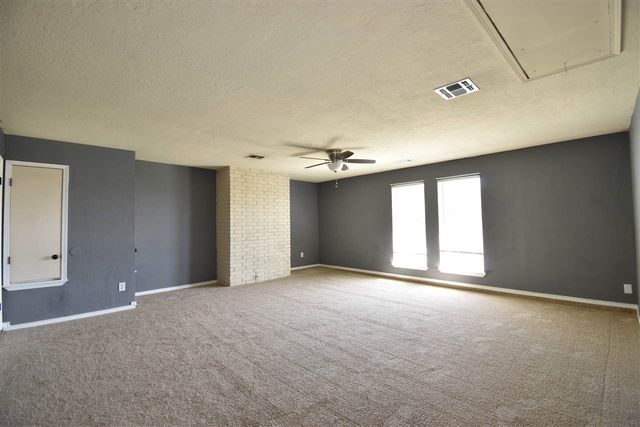 5002 SE Aberdeen Ave, Lawton, OK 73501