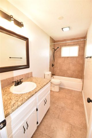 5002 SE Aberdeen Ave, Lawton, OK 73501