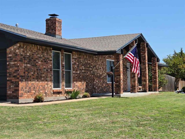 5002 SE Aberdeen Ave, Lawton, OK 73501