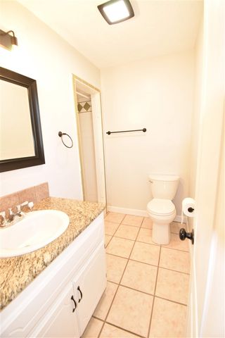 5002 SE Aberdeen Ave, Lawton, OK 73501