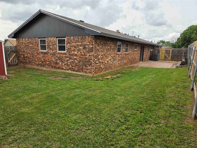 5002 SE Aberdeen Ave, Lawton, OK 73501
