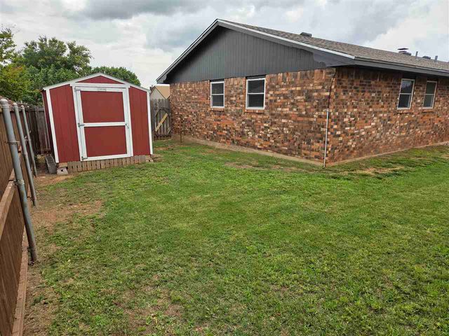 5002 SE Aberdeen Ave, Lawton, OK 73501