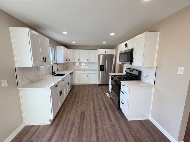 329 Golden Gate Dr., Verona, PA 15147