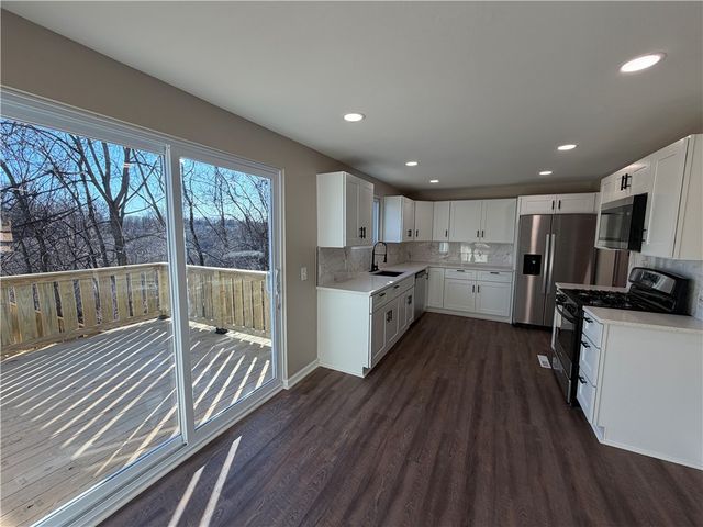 329 Golden Gate Dr., Verona, PA 15147