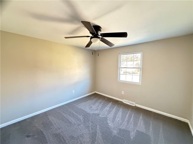 329 Golden Gate Dr., Verona, PA 15147