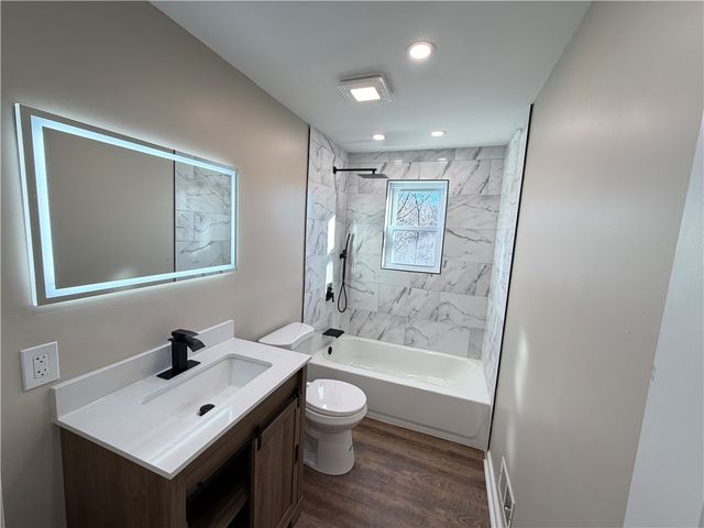 329 Golden Gate Dr., Verona, PA 15147