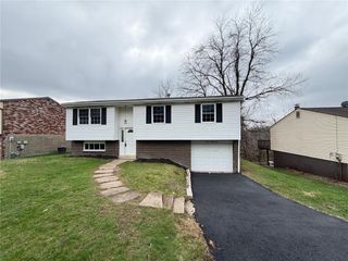 329 Golden Gate Dr., Verona, PA 15147