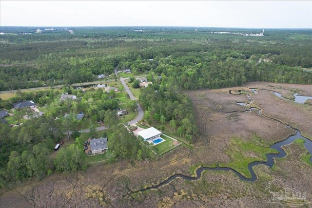 3316 Mills Bayou Dr, Milton, FL 32583