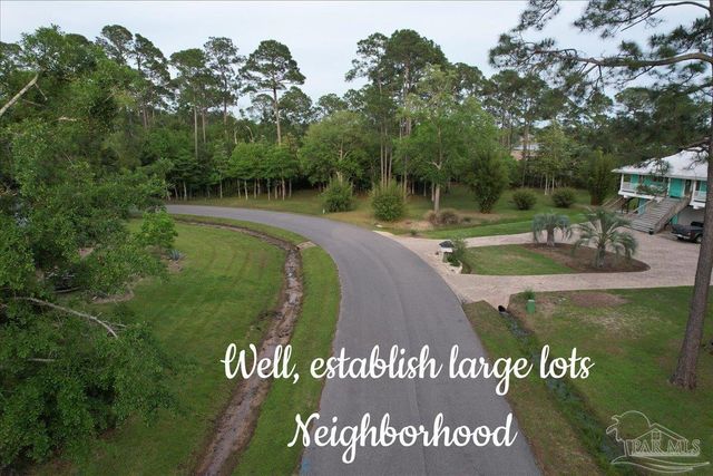 3316 Mills Bayou Dr, Milton, FL 32583