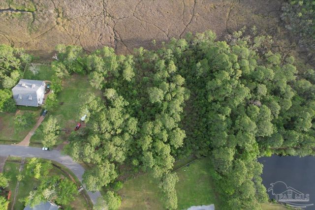 3316 Mills Bayou Dr, Milton, FL 32583