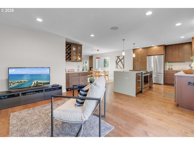 2104 Sw IOWA St, Portland, OR 97239