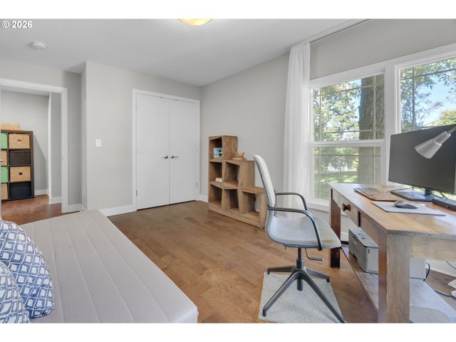 2104 Sw IOWA St, Portland, OR 97239