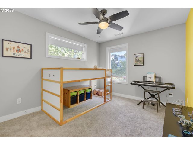 2104 Sw IOWA St, Portland, OR 97239