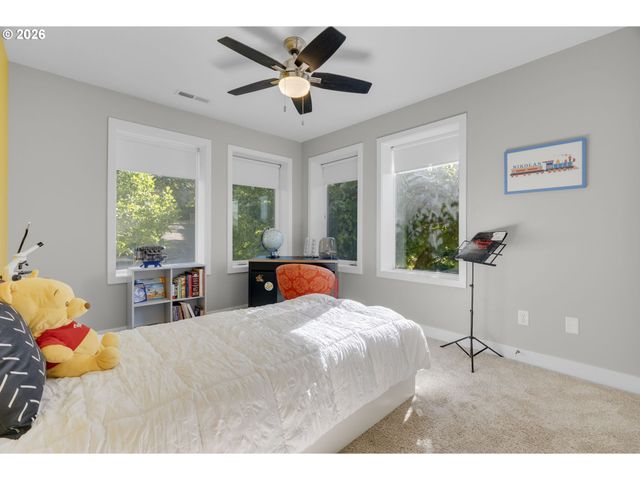 2104 Sw IOWA St, Portland, OR 97239