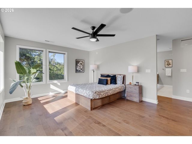 2104 Sw IOWA St, Portland, OR 97239
