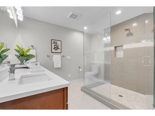 2104 Sw IOWA St, Portland, OR 97239