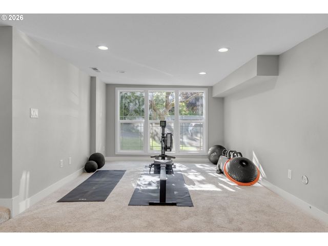 2104 Sw IOWA St, Portland, OR 97239
