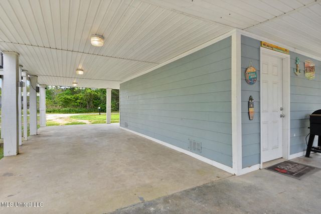 50 Fiber Street, Bay Saint Louis, MS 39520
