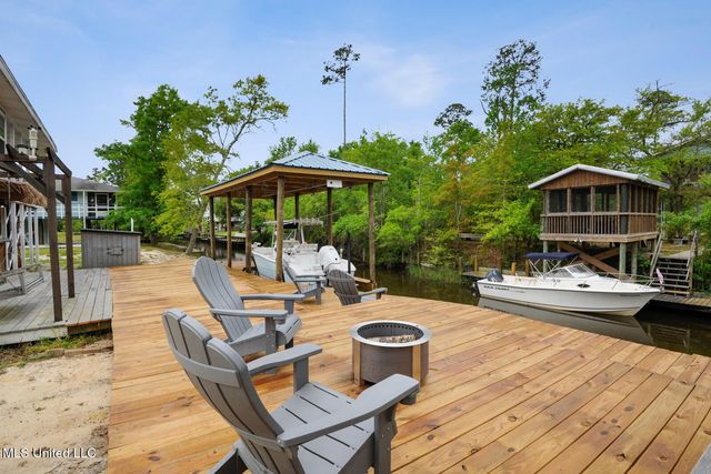 50 Fiber Street, Bay Saint Louis, MS 39520