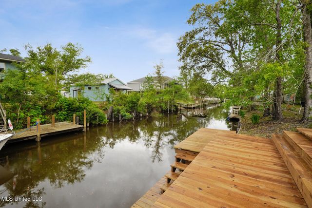 50 Fiber Street, Bay Saint Louis, MS 39520