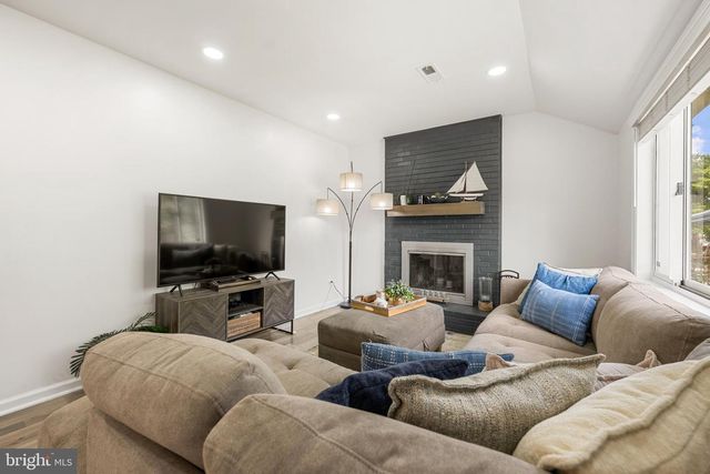 3900 73RD AVE, Hyattsville, MD 20784