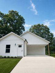 318 1st Ave, Lawrenceburg, TN 38464