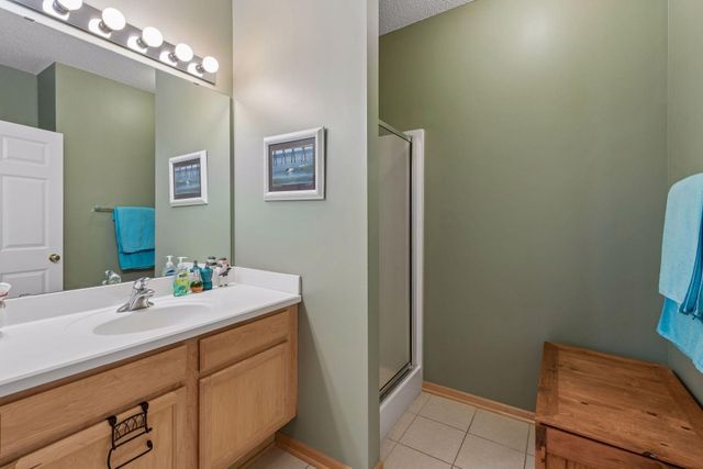 2013 Stahlke Way, Chaska, MN 55318
