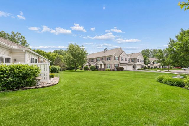 2013 Stahlke Way, Chaska, MN 55318