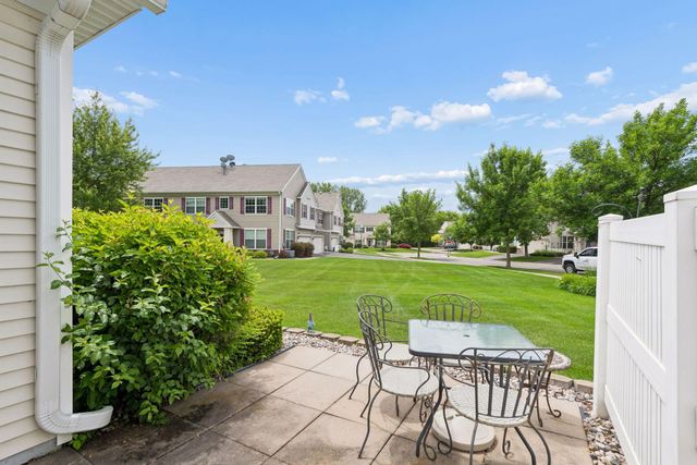 2013 Stahlke Way, Chaska, MN 55318