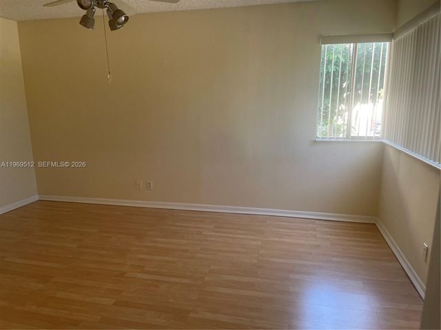 3186 Via Poinciana 201, Lake Worth, FL 33467