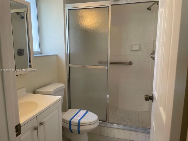 3186 Via Poinciana 201, Lake Worth, FL 33467