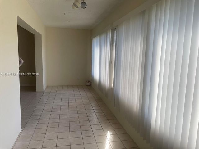 3186 Via Poinciana 201, Lake Worth, FL 33467