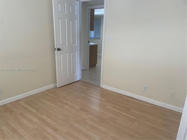 3186 Via Poinciana 201, Lake Worth, FL 33467