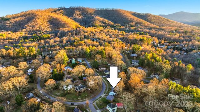 3 Enka Oak Street, Candler, NC 28715