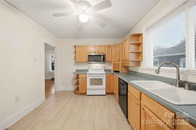 3 Enka Oak Street, Candler, NC 28715