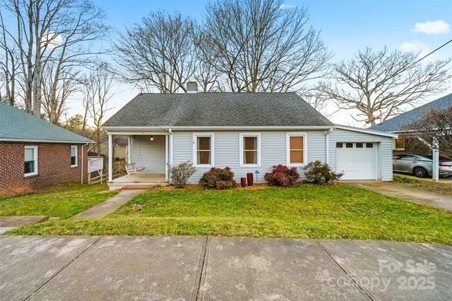 3 Enka Oak Street, Candler, NC 28715