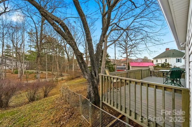 3 Enka Oak Street, Candler, NC 28715