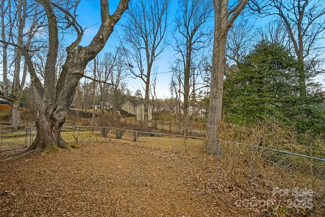 3 Enka Oak Street, Candler, NC 28715