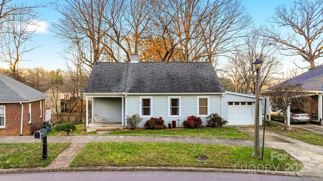 3 Enka Oak Street, Candler, NC 28715