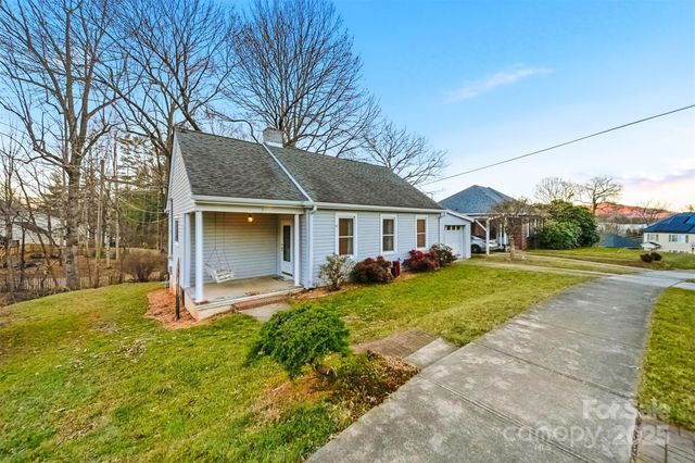 3 Enka Oak Street, Candler, NC 28715