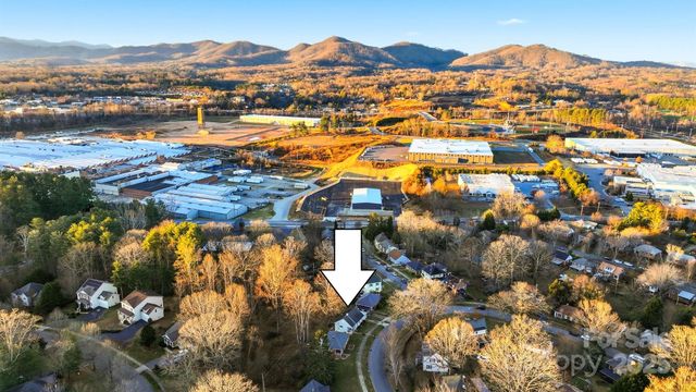 3 Enka Oak Street, Candler, NC 28715