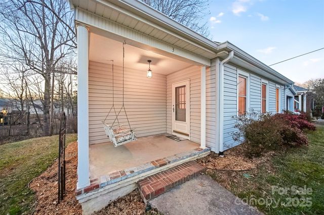 3 Enka Oak Street, Candler, NC 28715