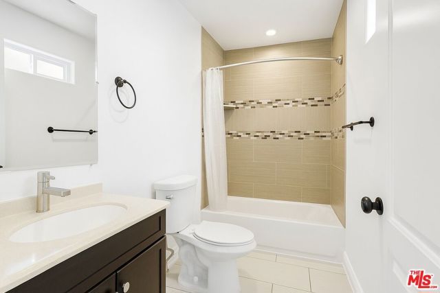 1253 W 35th Street, Los Angeles, CA 90007