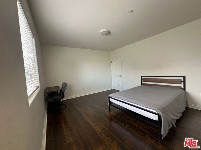 1253 W 35th Street, Los Angeles, CA 90007