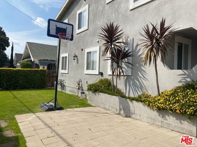 1253 W 35th Street, Los Angeles, CA 90007